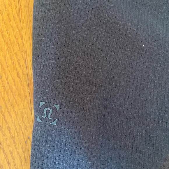 Men’s Lululemon Shorts - Picture 3 of 6